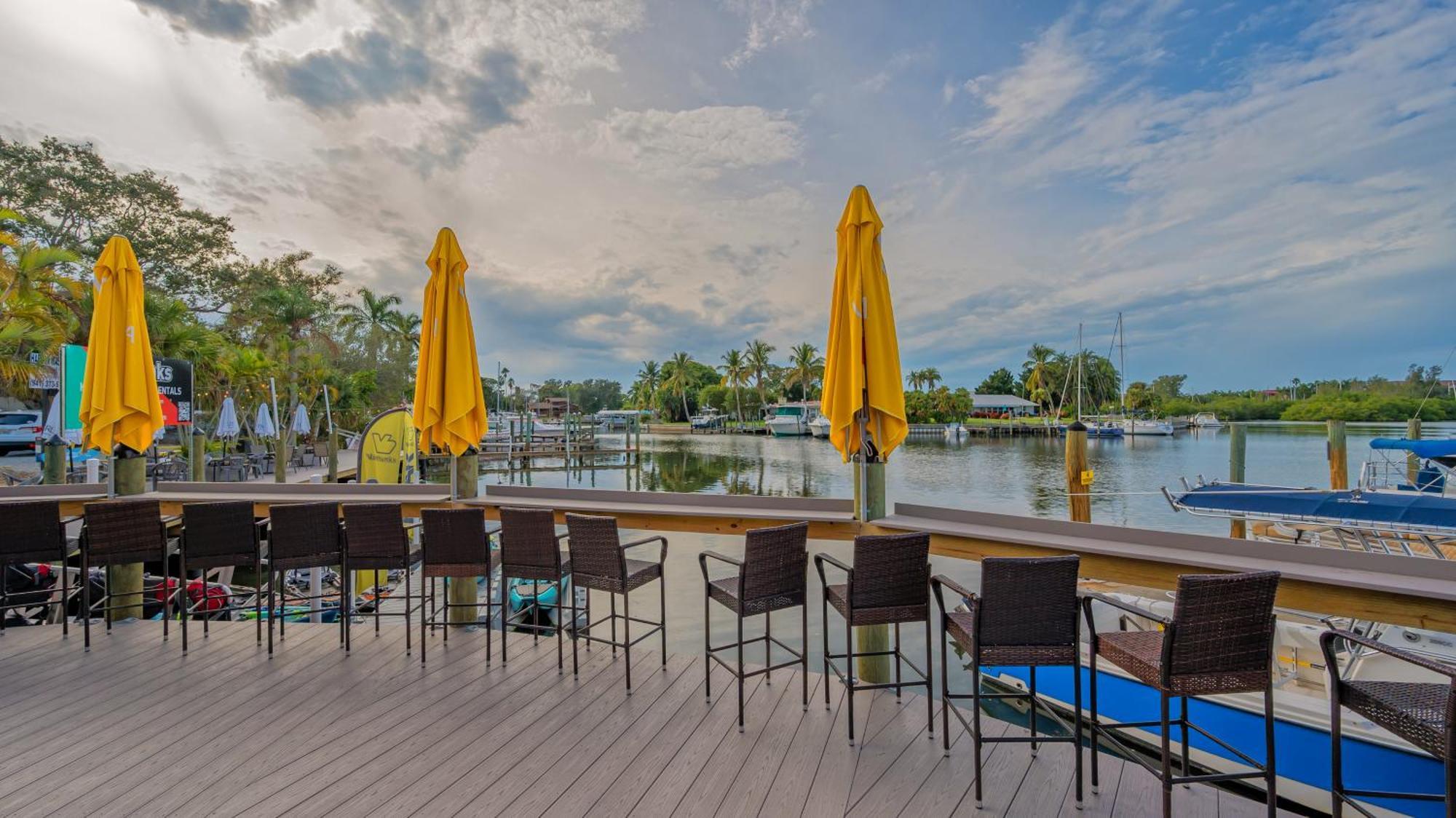 All-New Waterfront With Balcony,Pool,Tiki Bar,Gym Sarasota Exterior foto