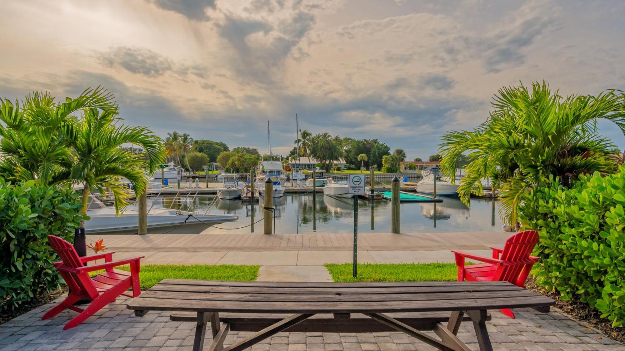 All-New Waterfront With Balcony,Pool,Tiki Bar,Gym Sarasota Exterior foto