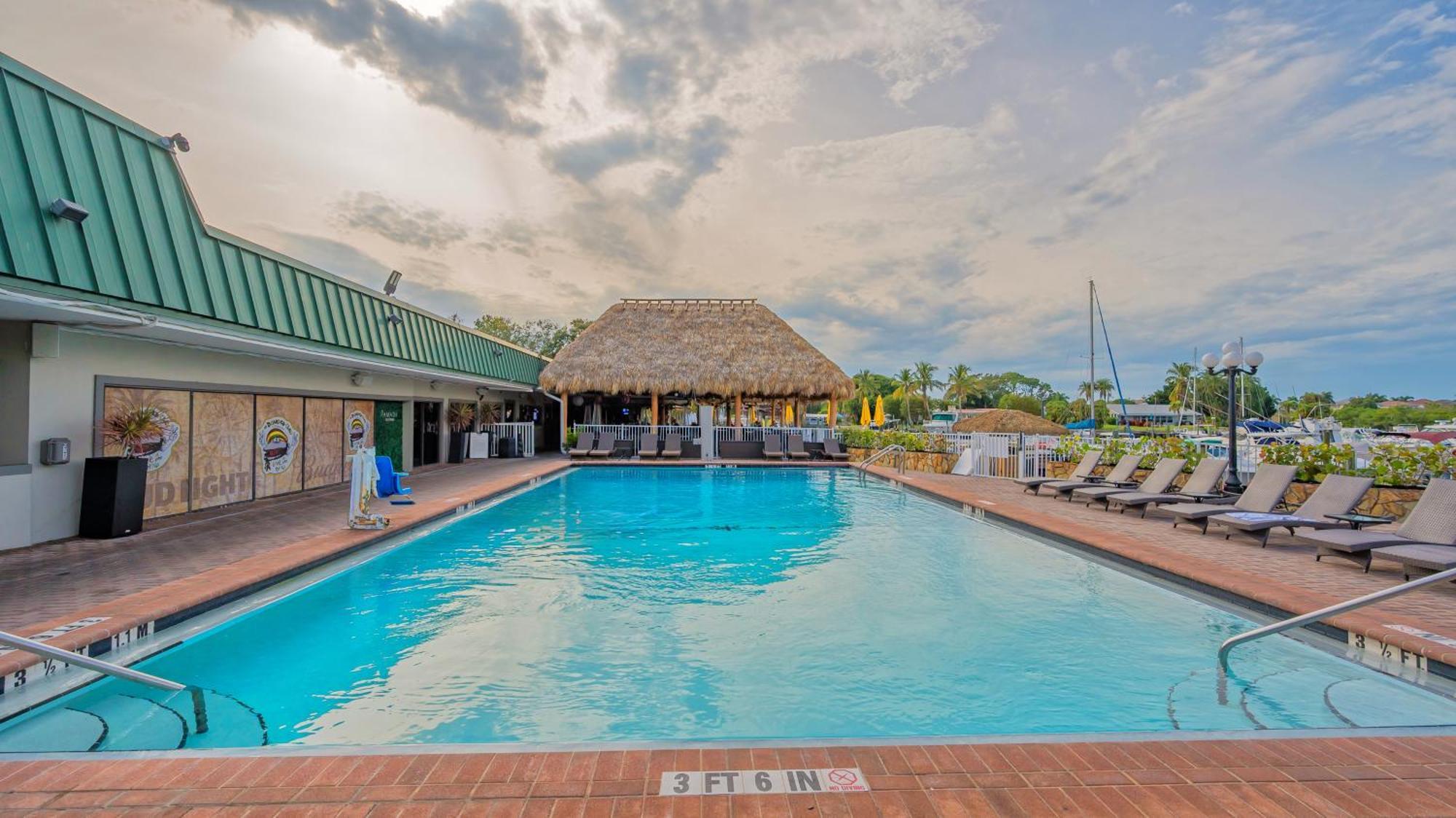 All-New Waterfront With Balcony,Pool,Tiki Bar,Gym Sarasota Exterior foto