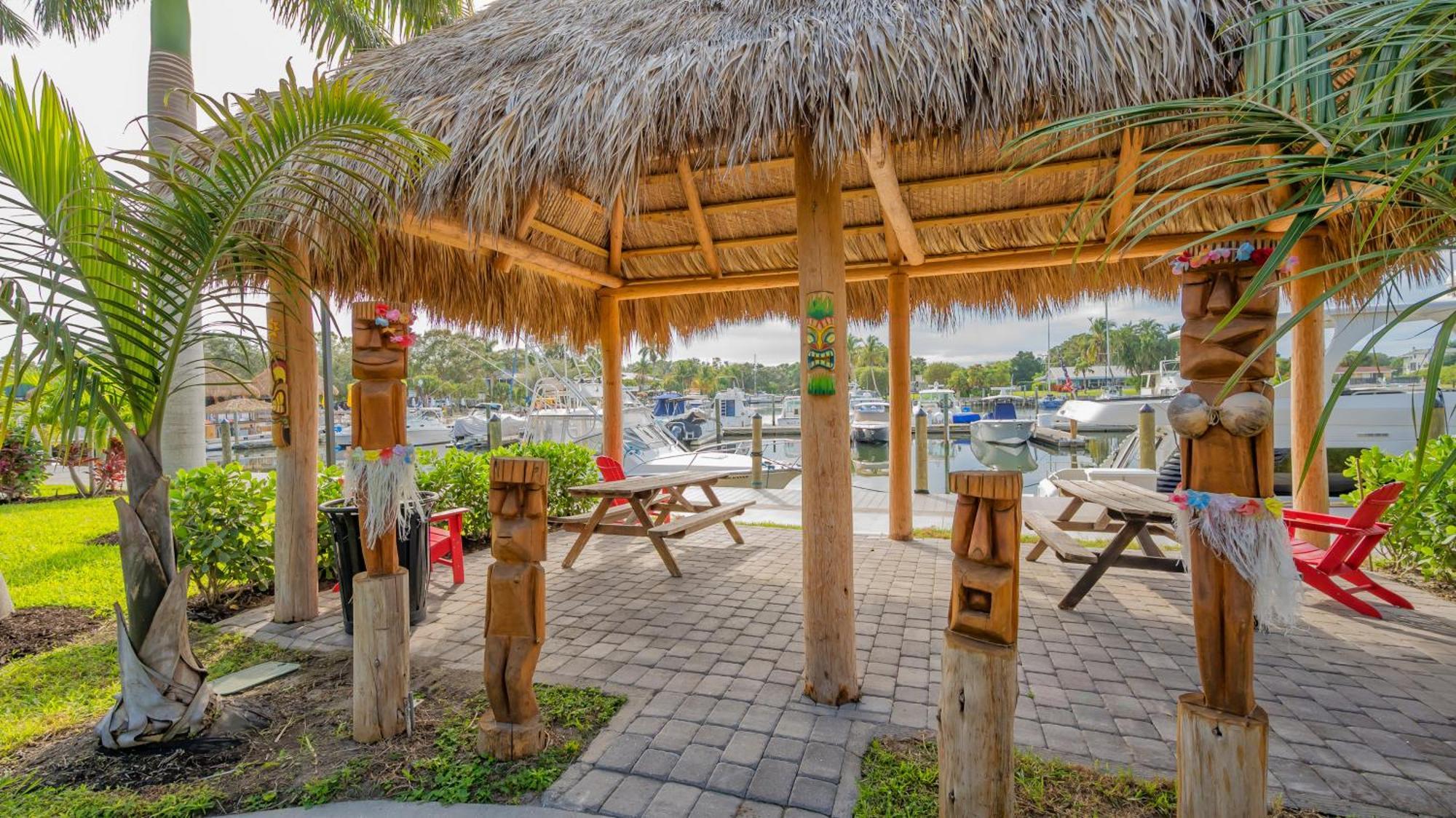 All-New Waterfront With Balcony,Pool,Tiki Bar,Gym Sarasota Exterior foto
