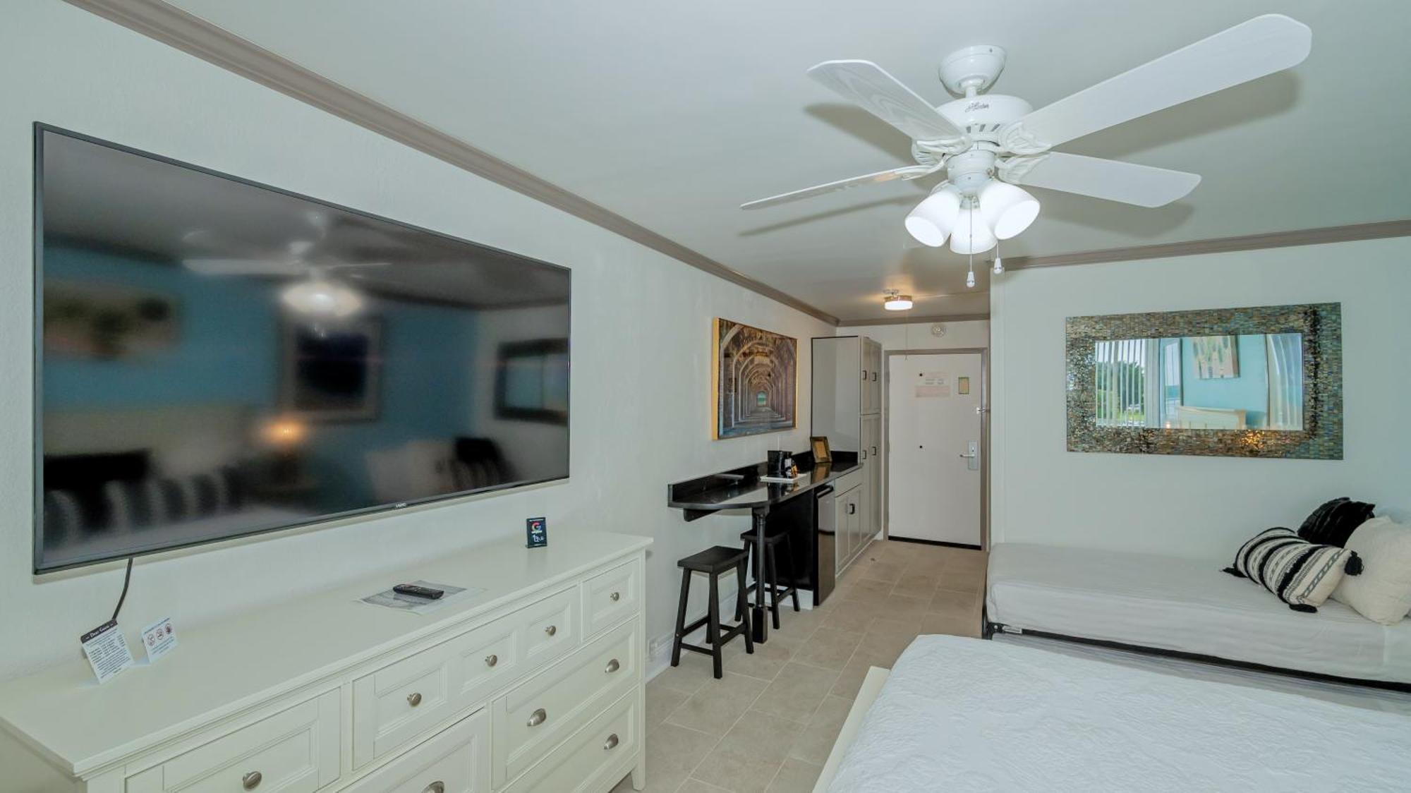 All-New Waterfront With Balcony,Pool,Tiki Bar,Gym Sarasota Exterior foto